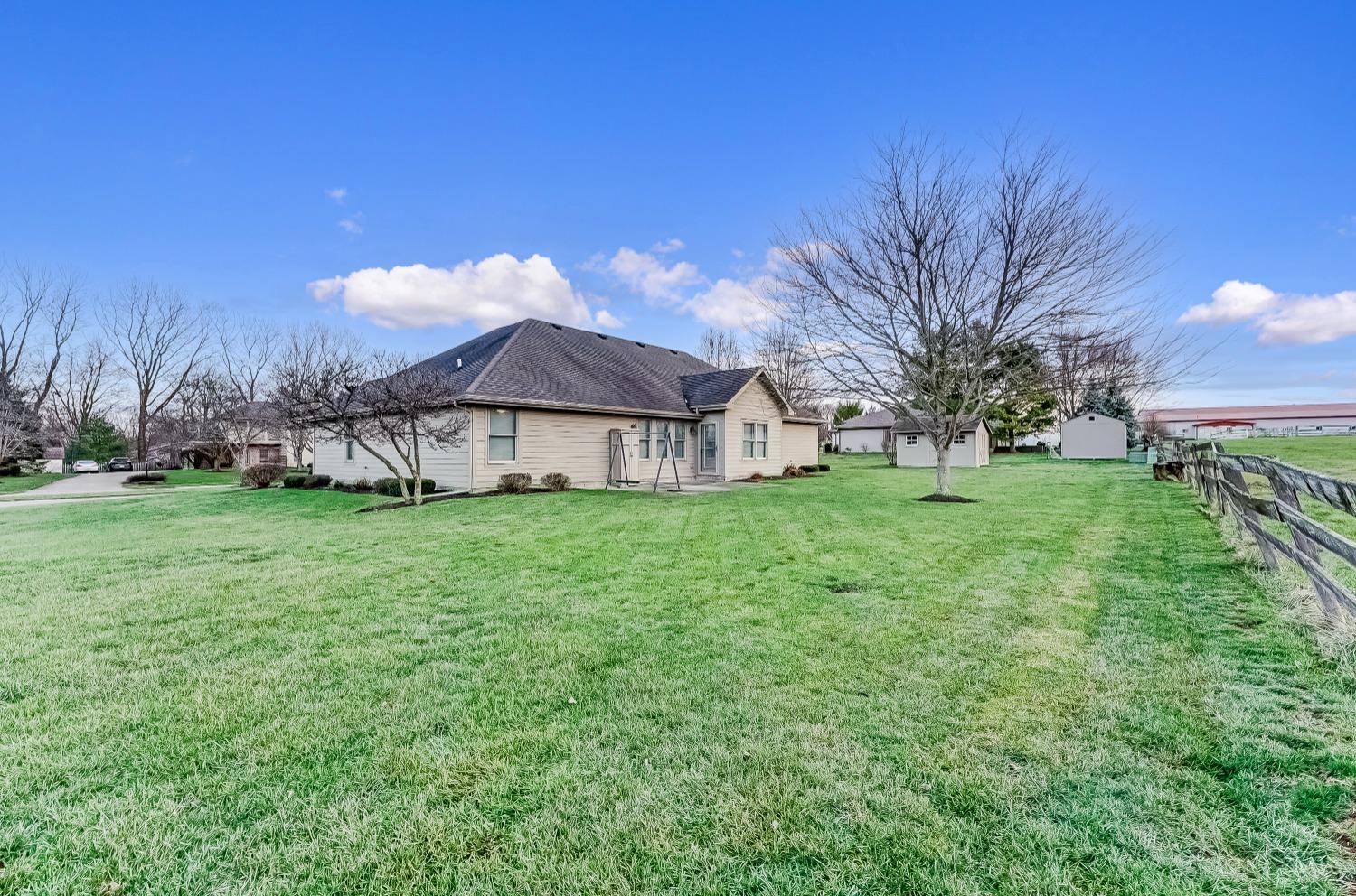 8955 Sycamore Trails Drive, Clearcreek Twp., Ohio image 35