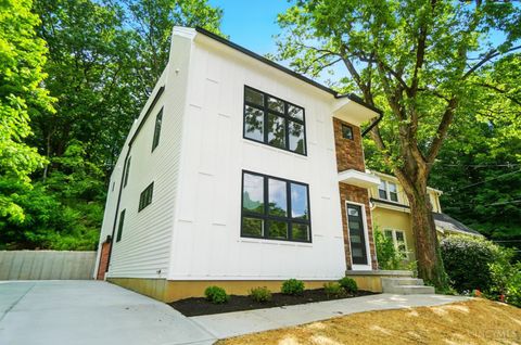 Photo of 3550 Linwood Avenue, Cincinnati, OH 45226 (MLS # 1865907)