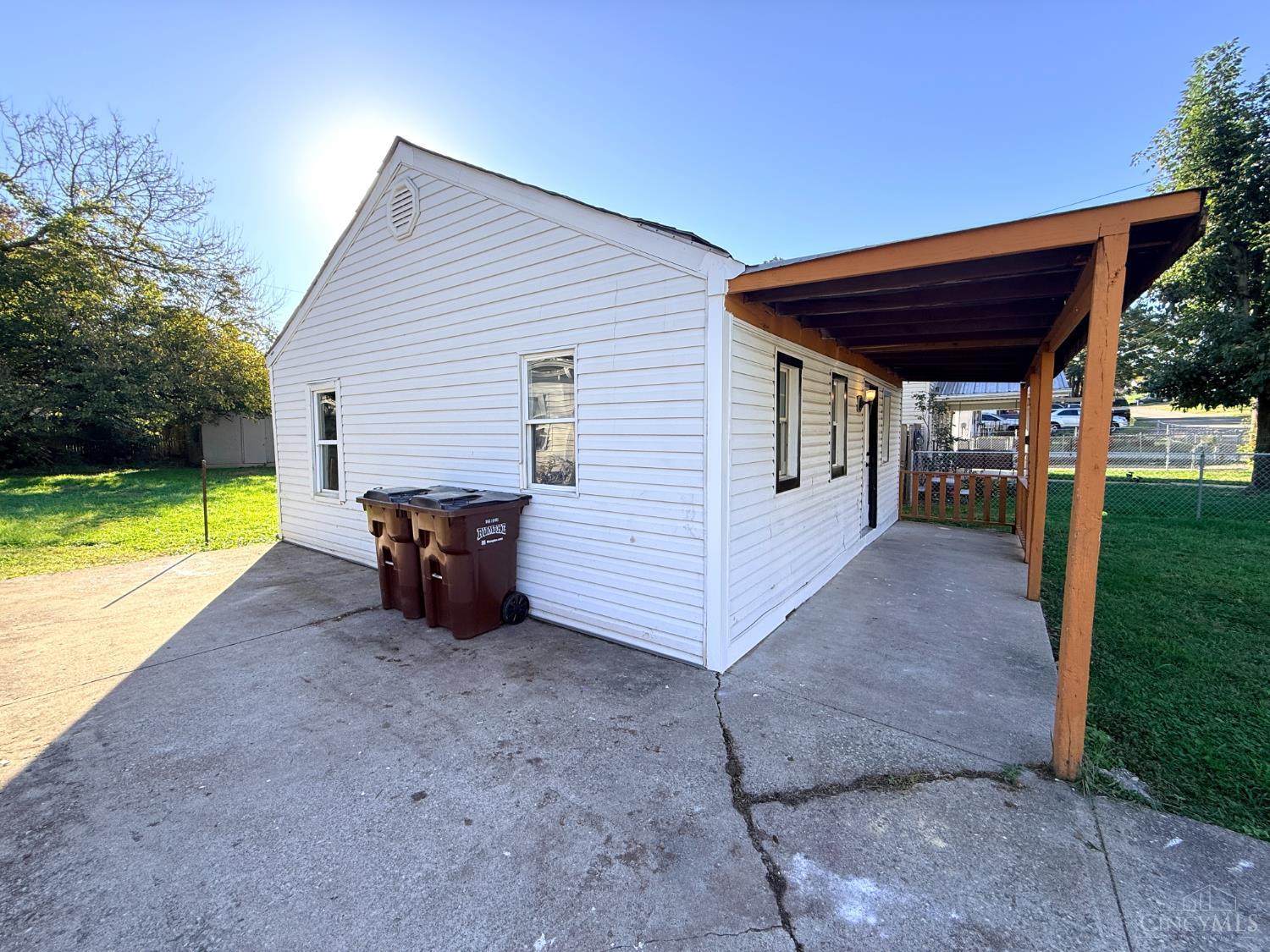 1912 Parkamo Avenue