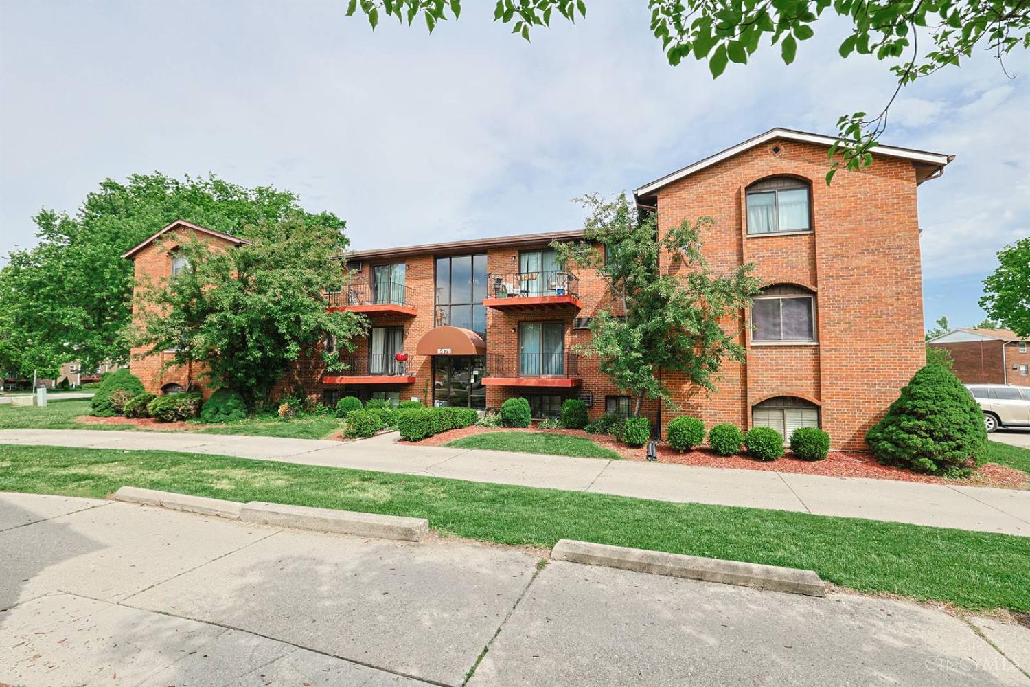 5476 Camelot Drive 39