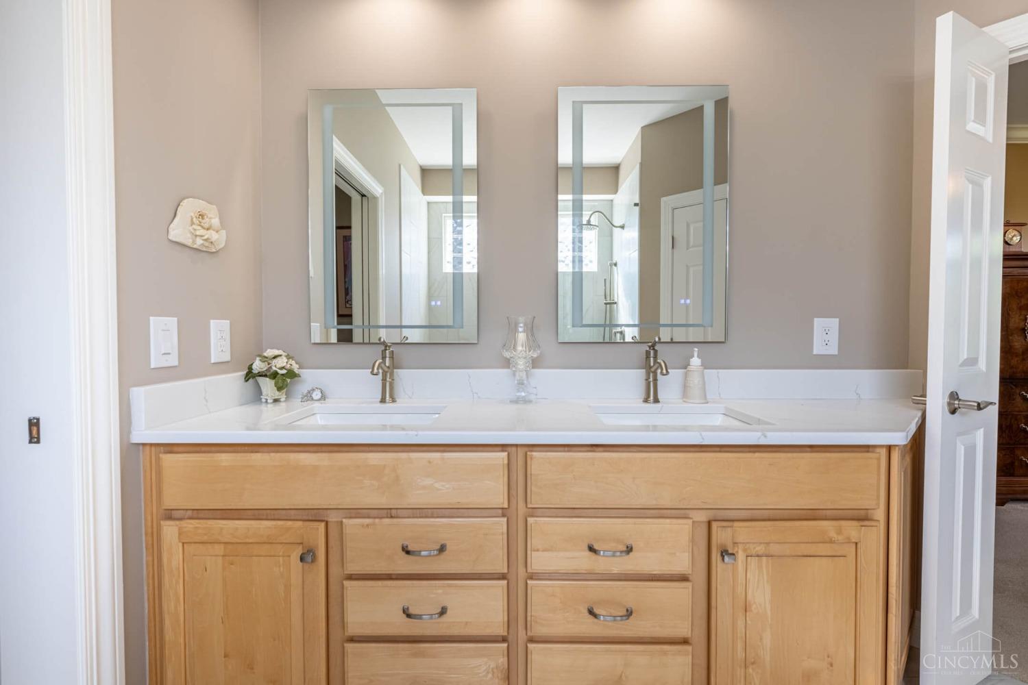 128 Harbour Drive, Springboro, Ohio image 29