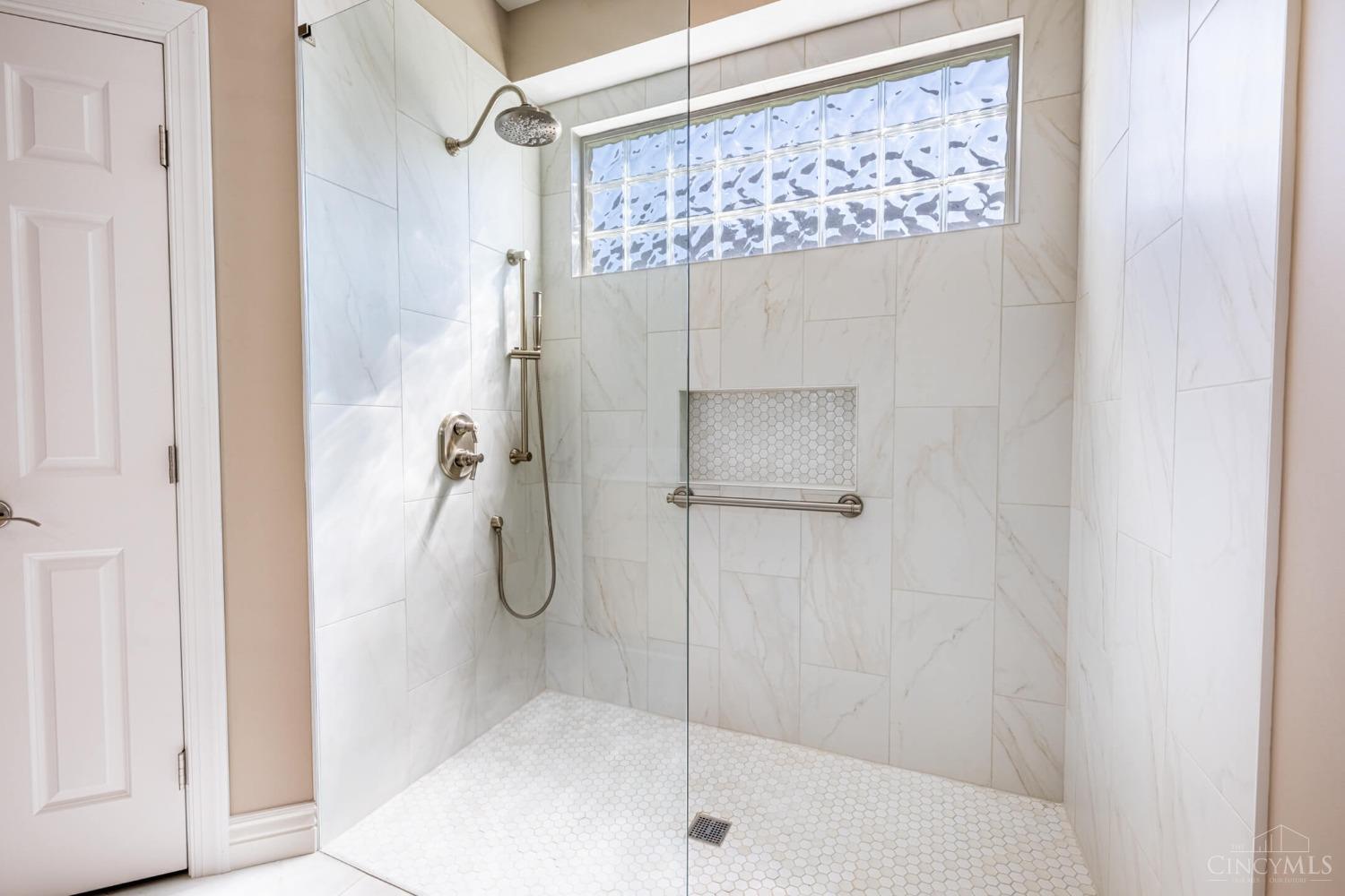 128 Harbour Drive, Springboro, Ohio image 27