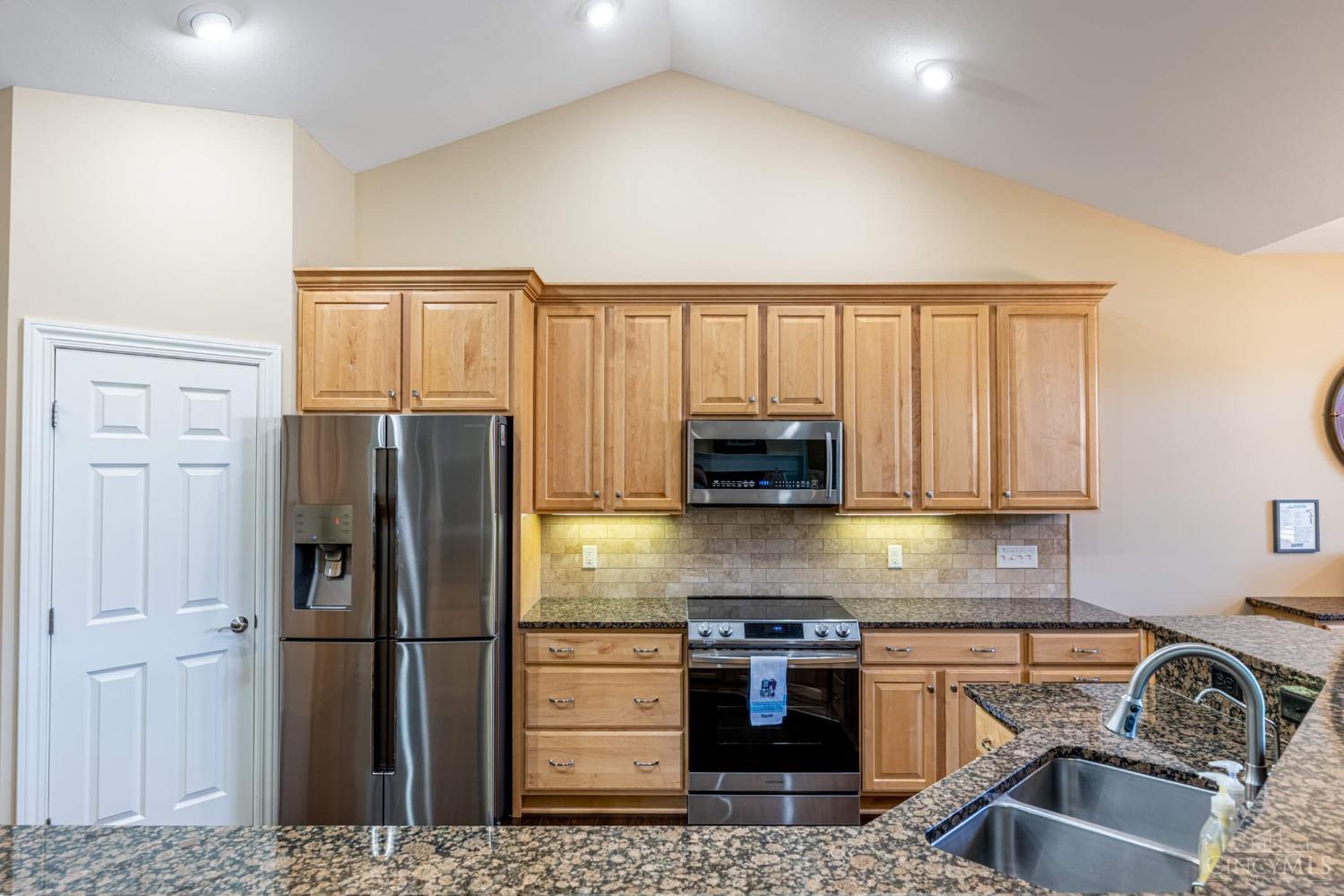 128 Harbour Drive, Springboro, Ohio image 10