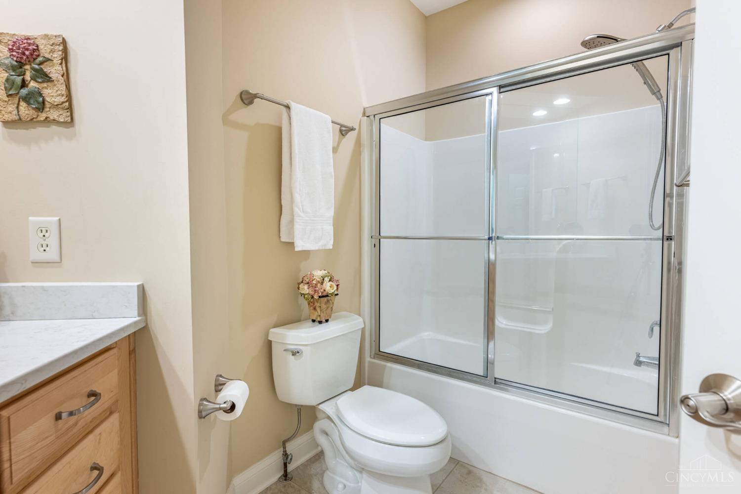 128 Harbour Drive, Springboro, Ohio image 34