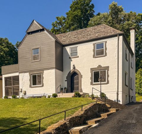 Photo of 3923 Wess Park Drive, Cincinnati, OH 45217 (MLS # 1867007)