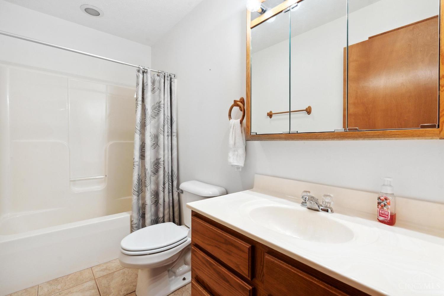 932 Willow Bend Drive, Wilmington, Ohio image 11
