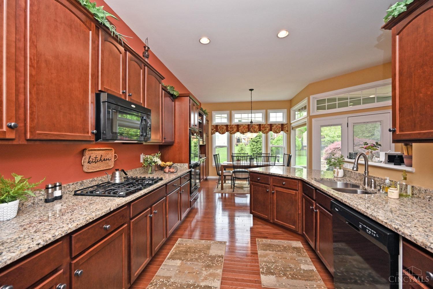 1320 Forest Glen Boulevard, Batavia Twp, Ohio image 16