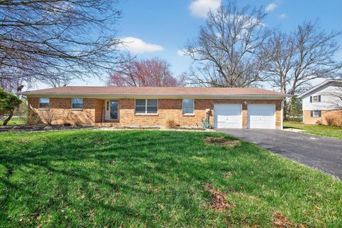 Photo of 414 Castle Avenue, Mt Orab, OH 45154 (MLS # 1871206)