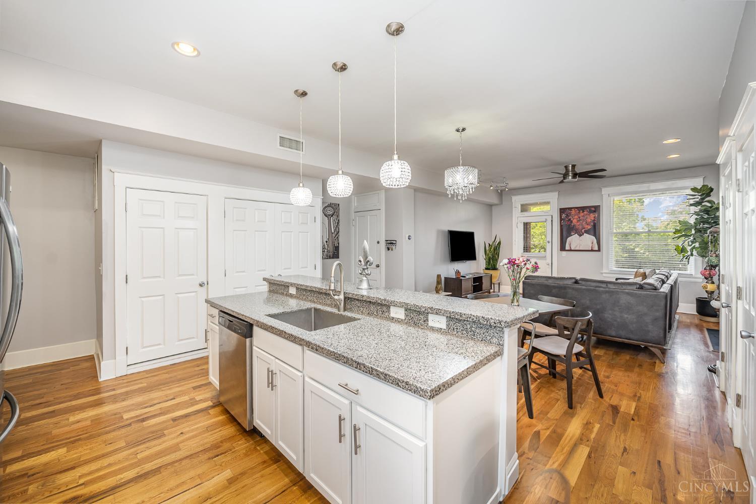 709 E Mcmillan Street #1, Cincinnati, Ohio image 13