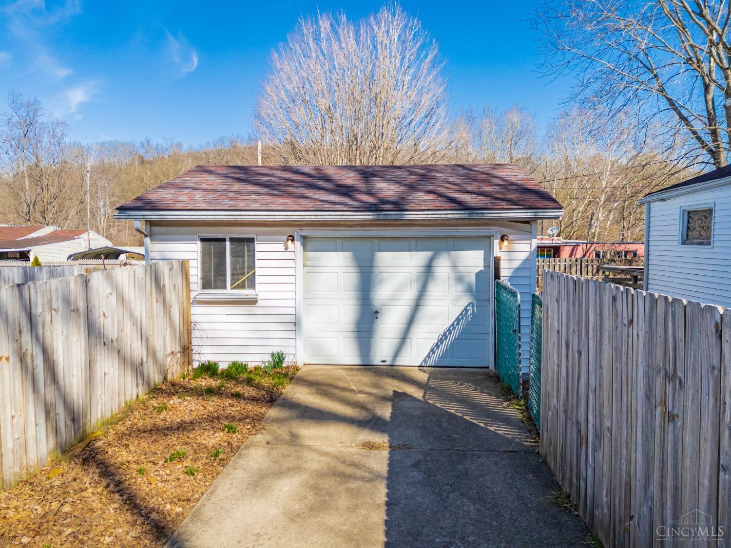 21 W Eighth Street, Manchester, Ohio image 16