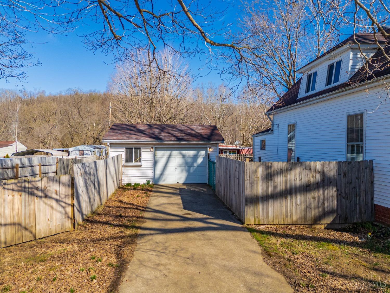 21 W Eighth Street, Manchester, Ohio image 6
