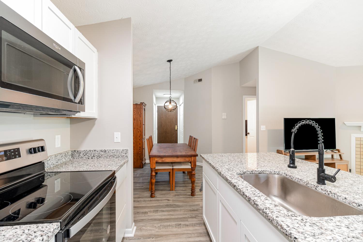5985 Meadow Creek Drive #9, Miami Twp, Ohio image 10
