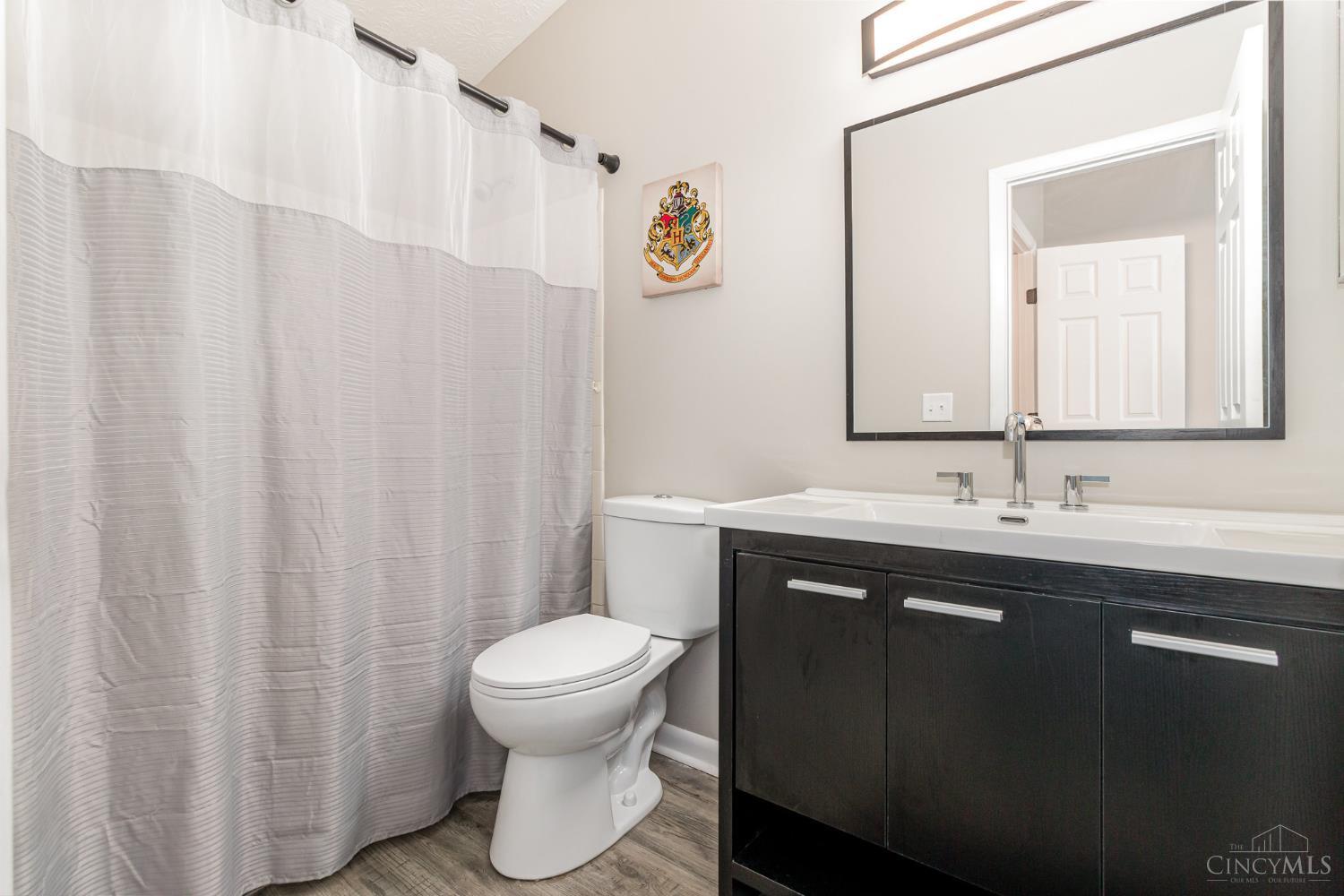 5985 Meadow Creek Drive #9, Miami Twp, Ohio image 16