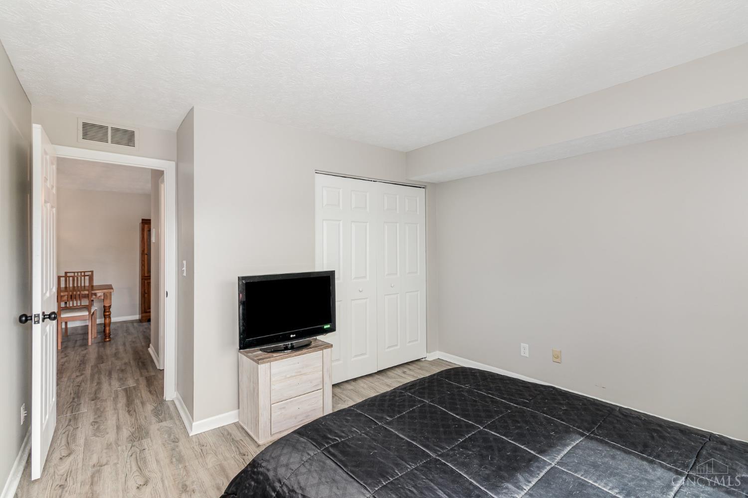 5985 Meadow Creek Drive #9, Miami Twp, Ohio image 17