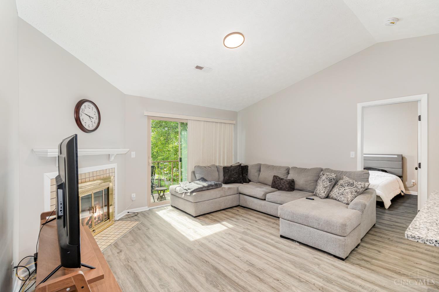 5985 Meadow Creek Drive #9, Miami Twp, Ohio image 4