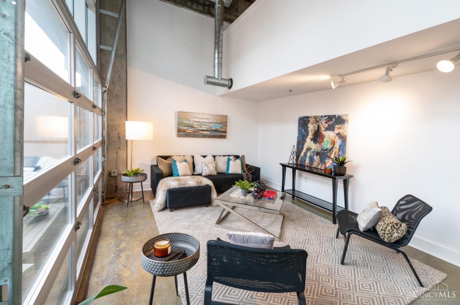 353 W Fourth Street 310