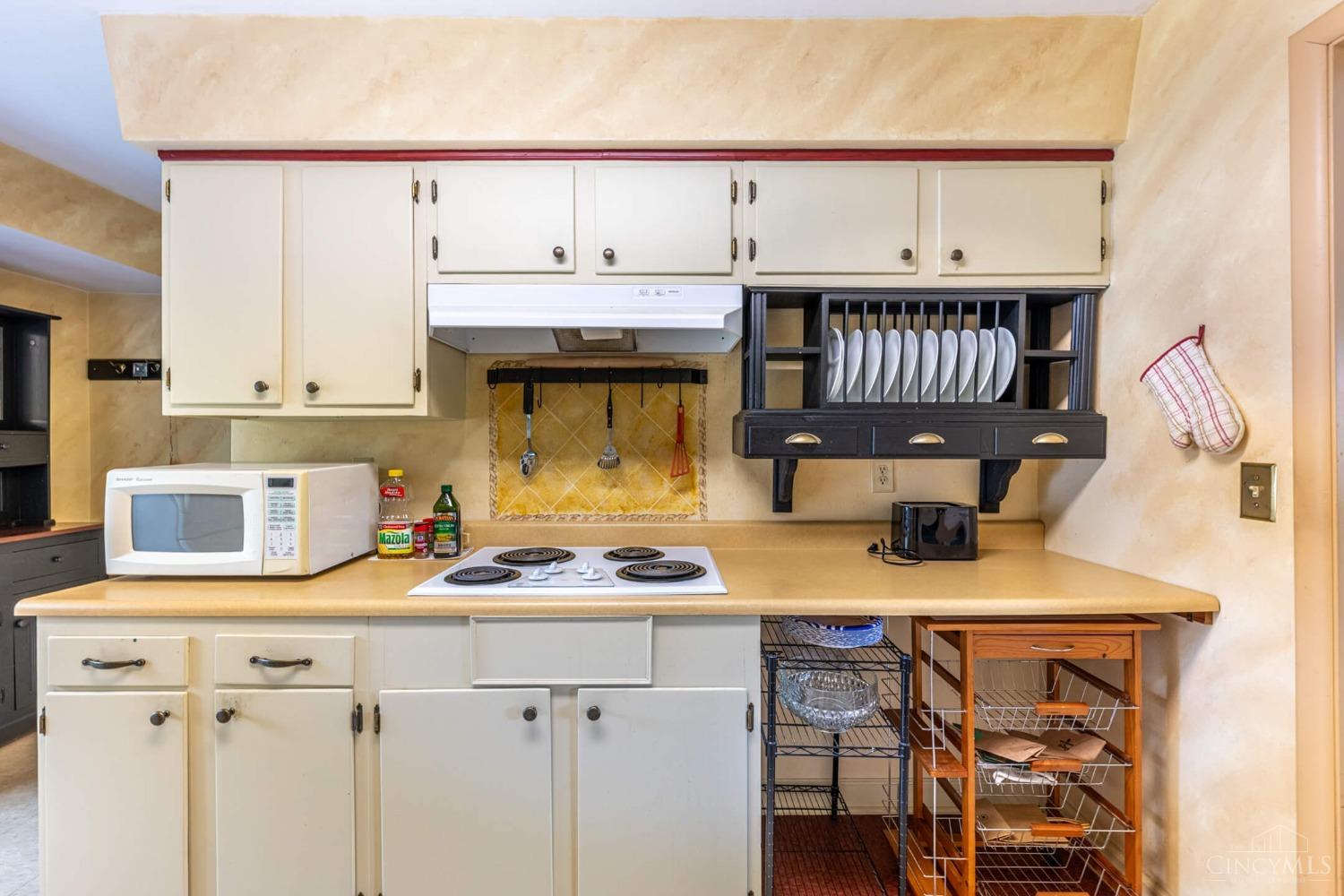 West Carrollton, Ohio 45449, United States, 3 Bedrooms Bedrooms, ,1 BathroomBathrooms,Residential,Pending,124025