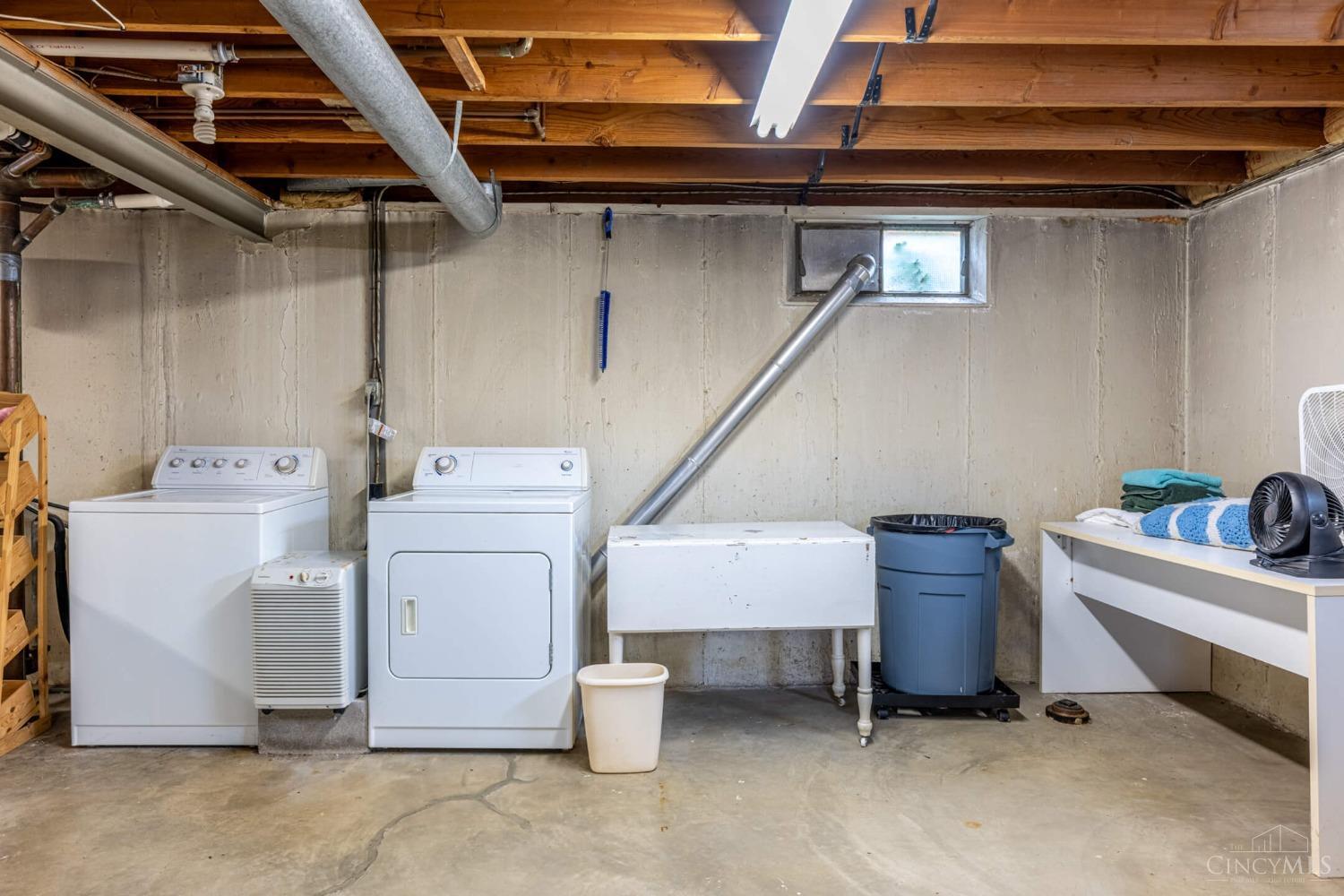 West Carrollton, Ohio 45449, United States, 3 Bedrooms Bedrooms, ,1 BathroomBathrooms,Residential,Pending,124025