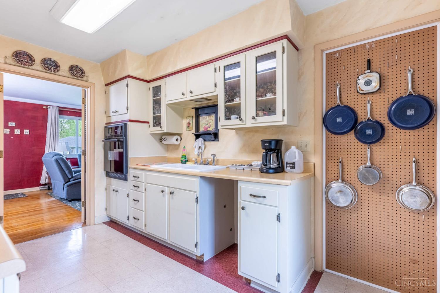 West Carrollton, Ohio 45449, United States, 3 Bedrooms Bedrooms, ,1 BathroomBathrooms,Residential,Pending,124025