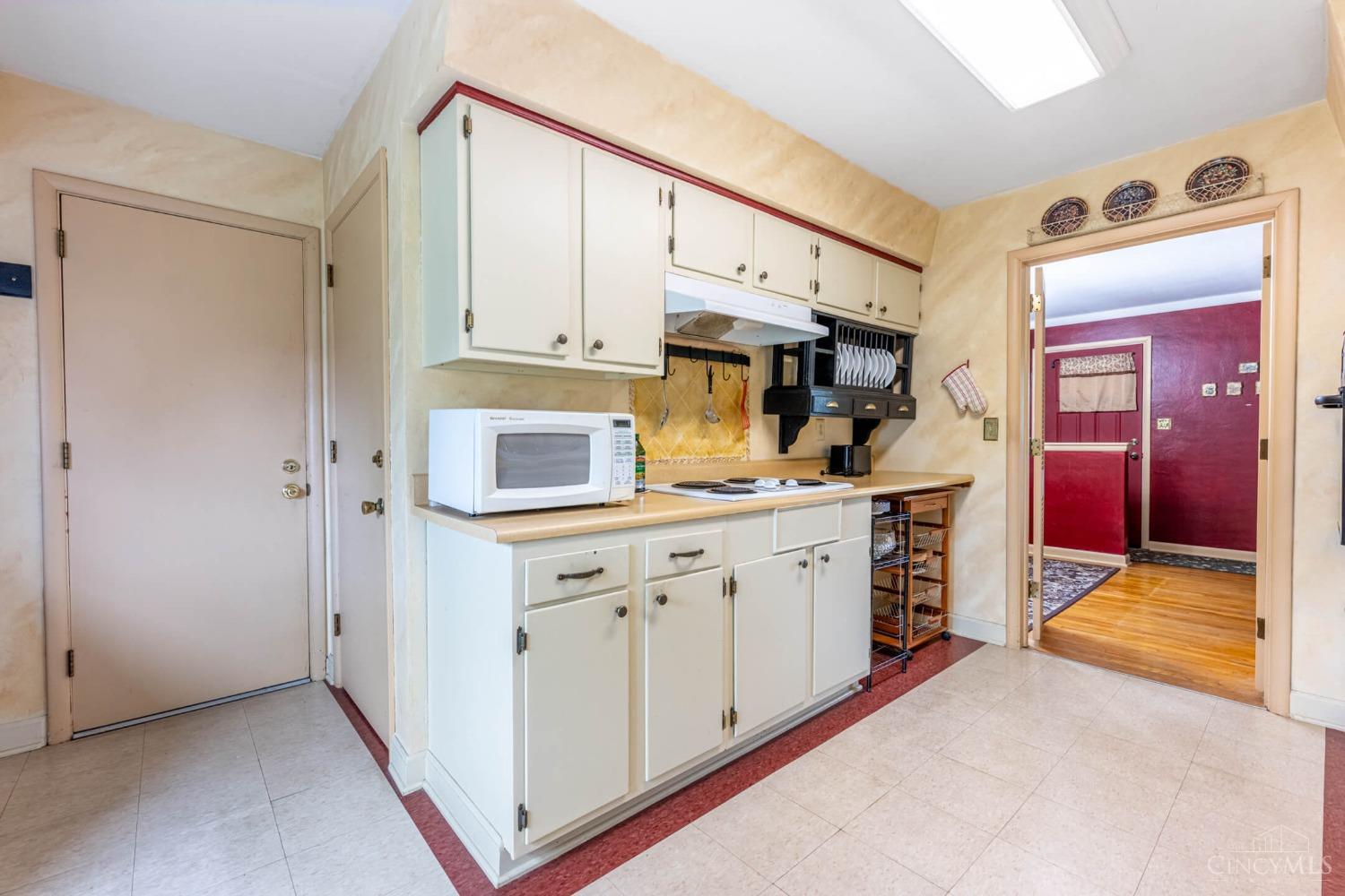 West Carrollton, Ohio 45449, United States, 3 Bedrooms Bedrooms, ,1 BathroomBathrooms,Residential,Pending,124025