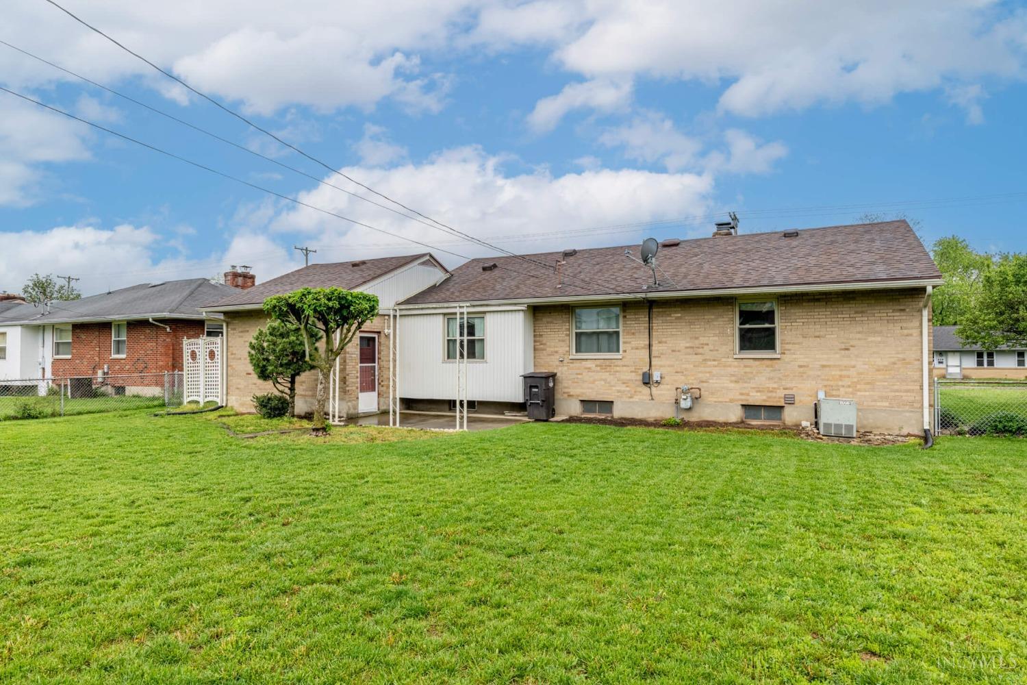 West Carrollton, Ohio 45449, United States, 3 Bedrooms Bedrooms, ,1 BathroomBathrooms,Residential,Pending,124025