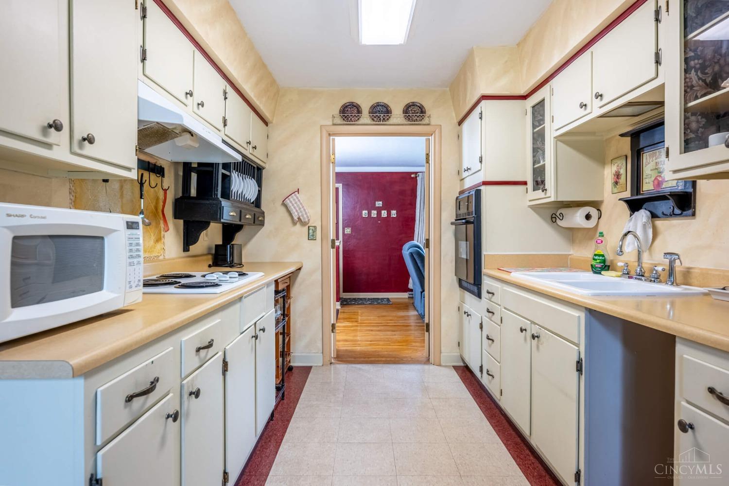 West Carrollton, Ohio 45449, United States, 3 Bedrooms Bedrooms, ,1 BathroomBathrooms,Residential,Pending,124025