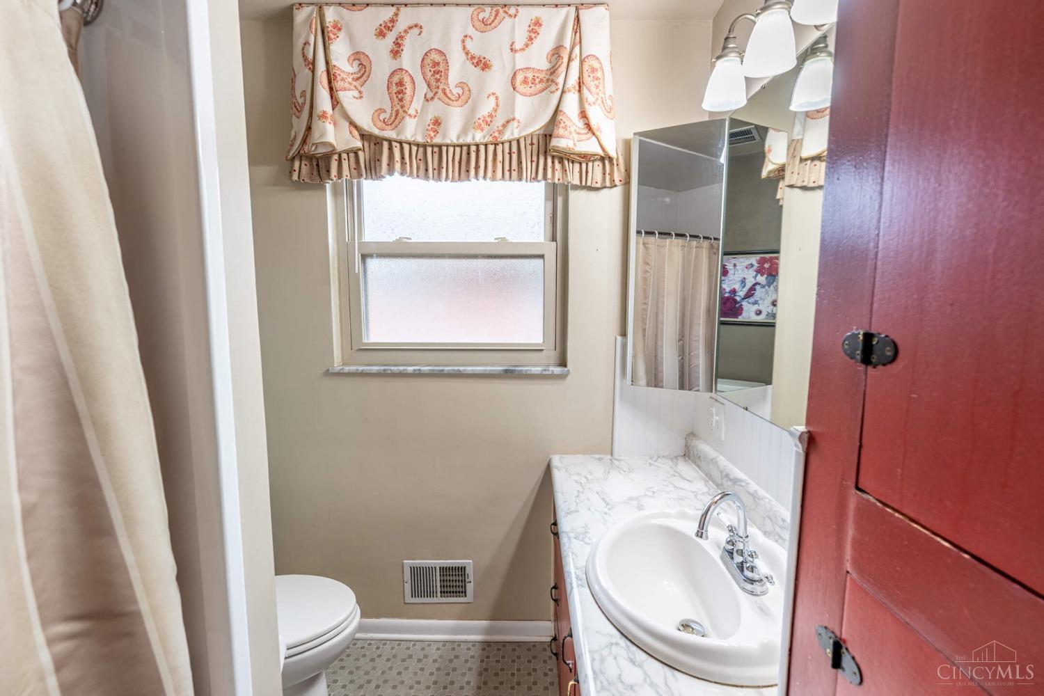 West Carrollton, Ohio 45449, United States, 3 Bedrooms Bedrooms, ,1 BathroomBathrooms,Residential,Pending,124025