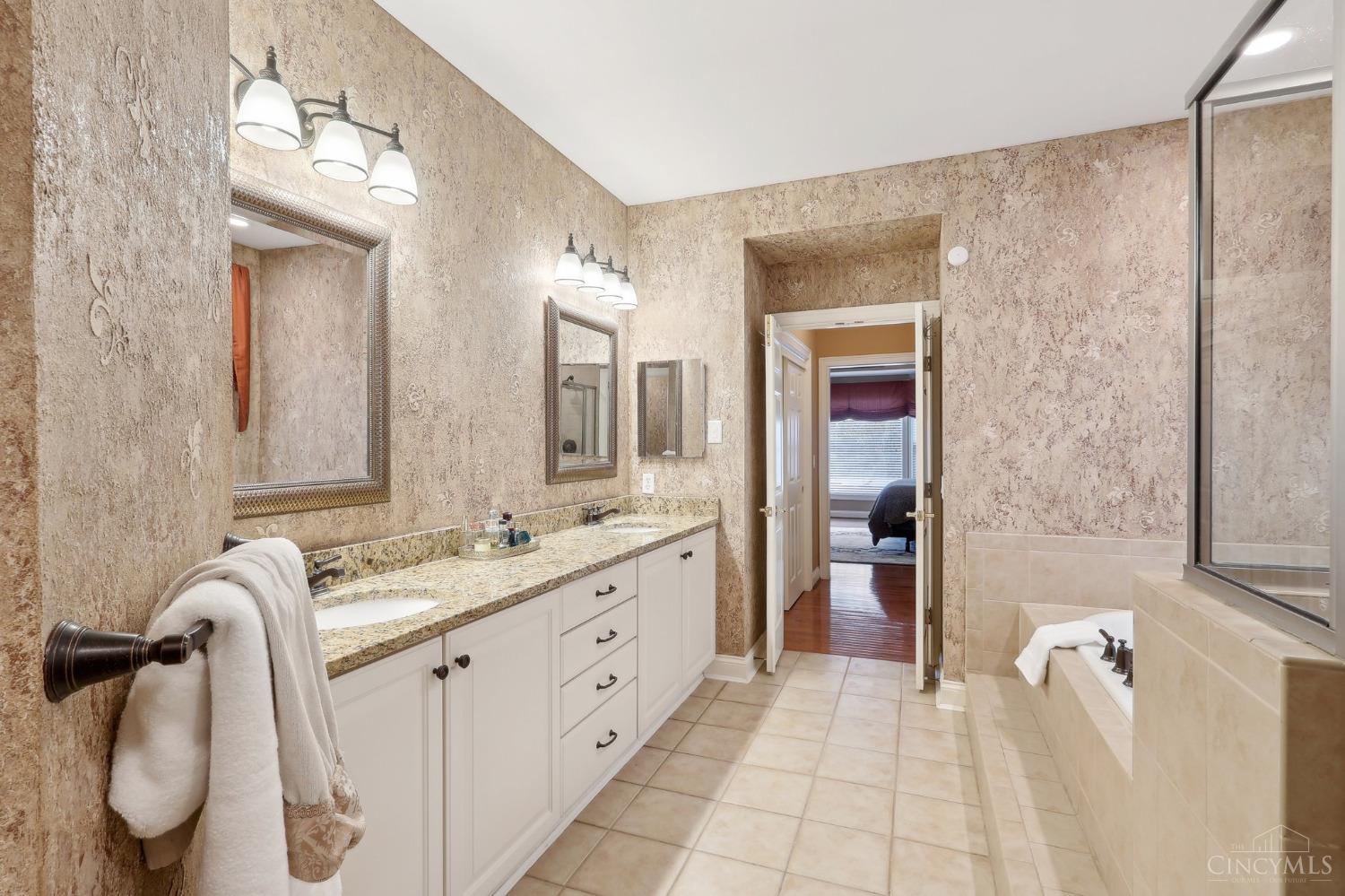 4381 Dorchester Court, West Chester, Ohio image 27