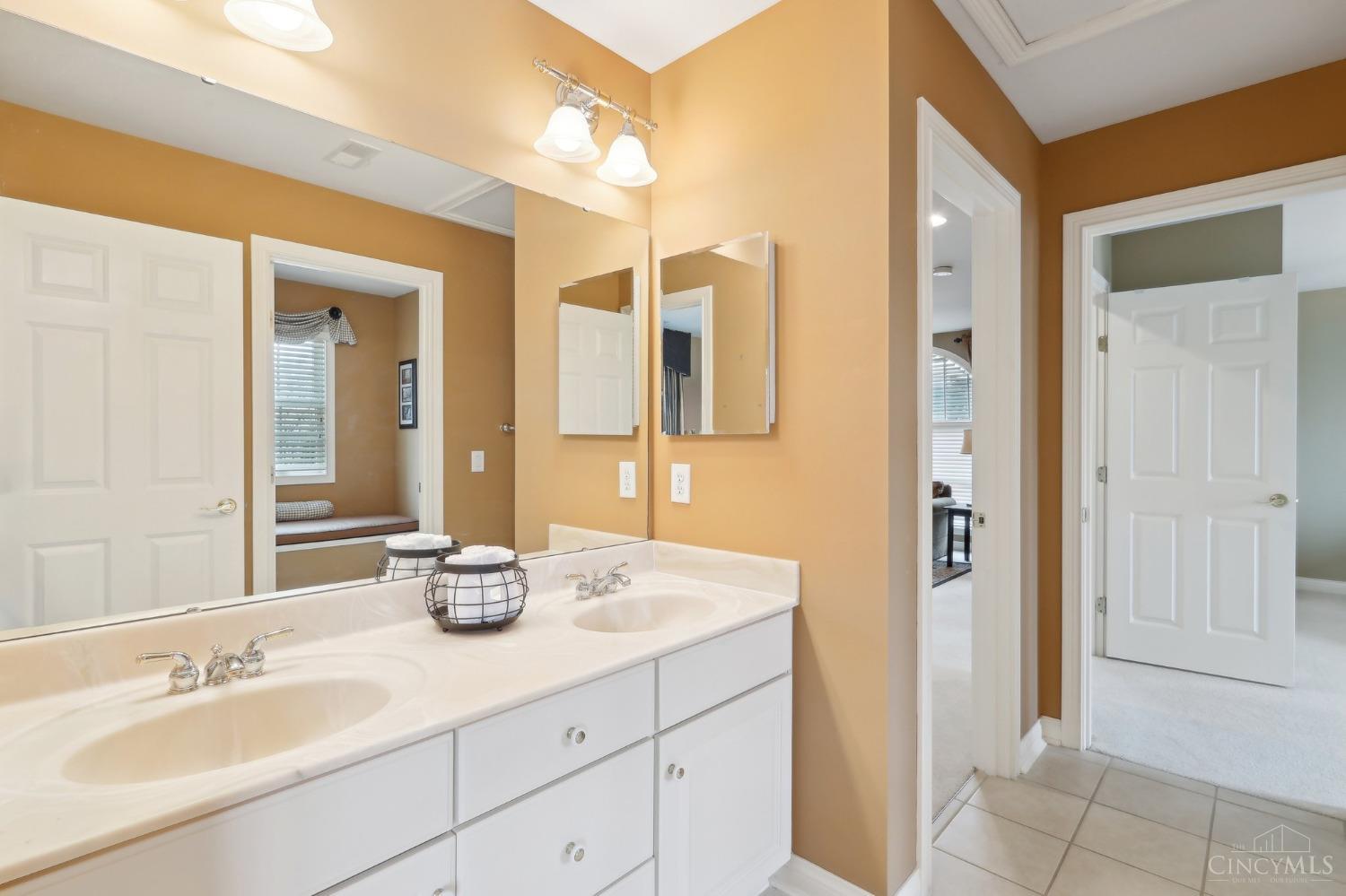 4381 Dorchester Court, West Chester, Ohio image 34