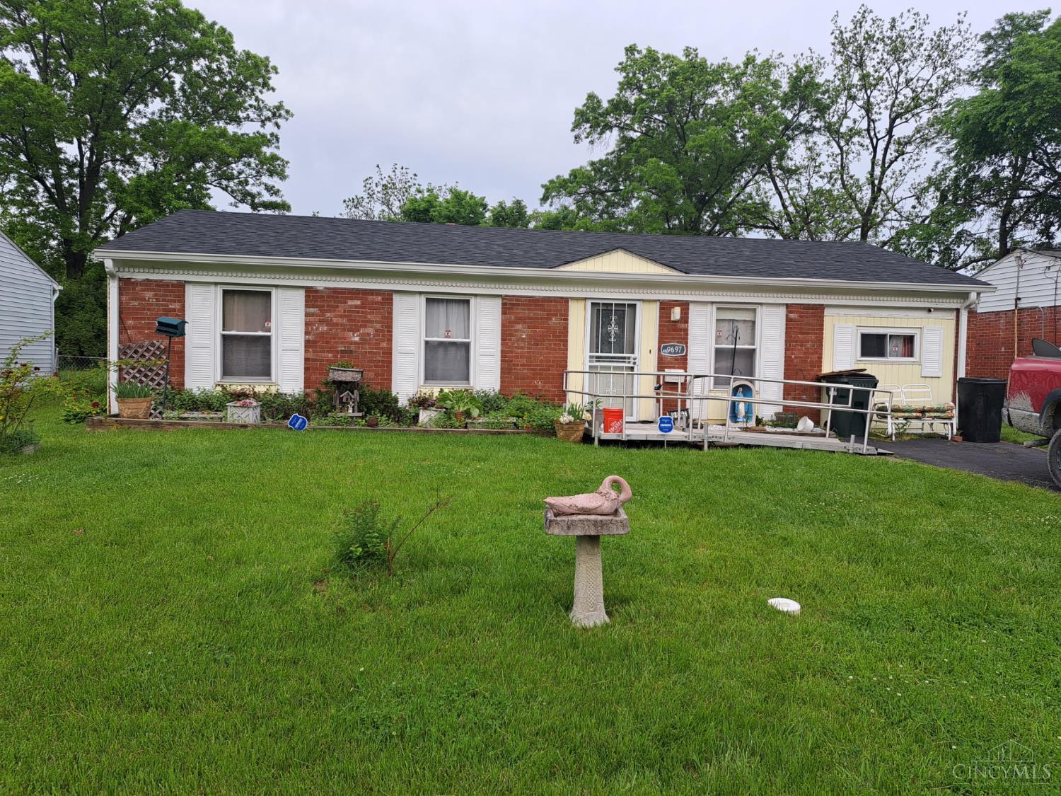 9697 Dunraven Drive, Colerain Twp, Ohio image 1