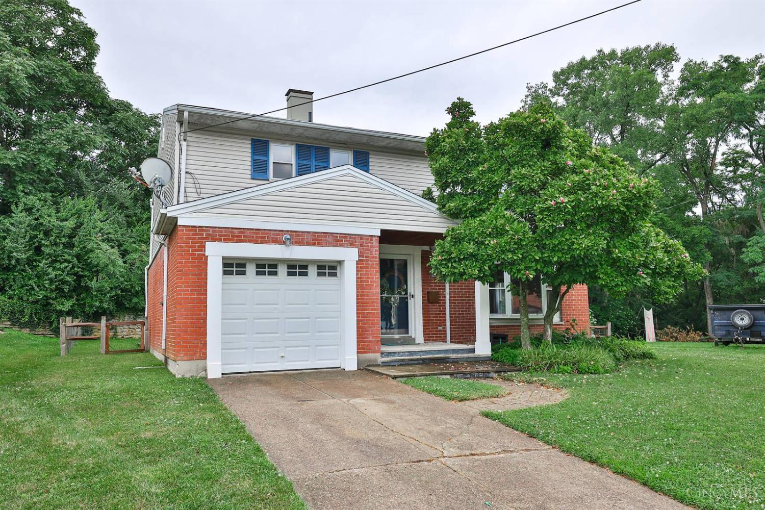 1303 Moonkist Court