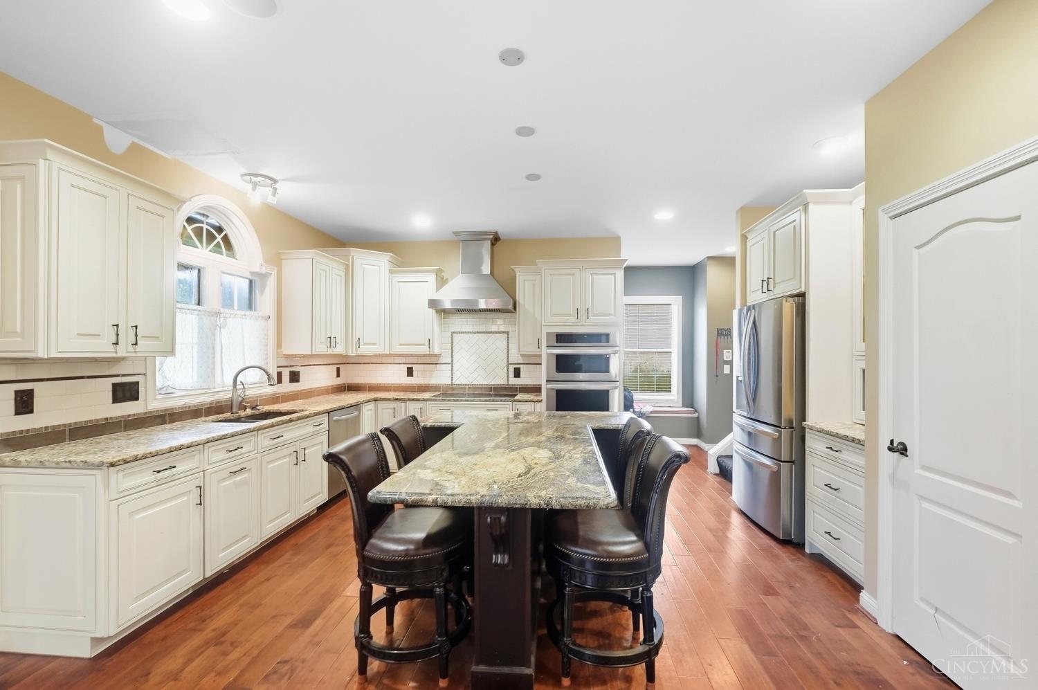 7649 Hunters Trail