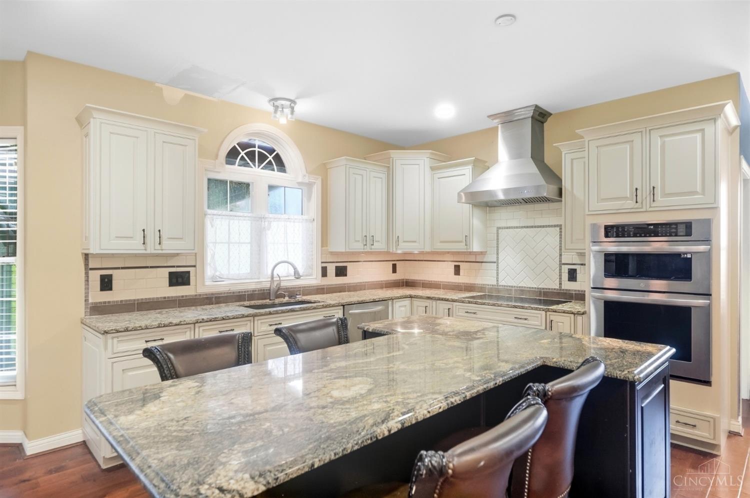 7649 Hunters Trail