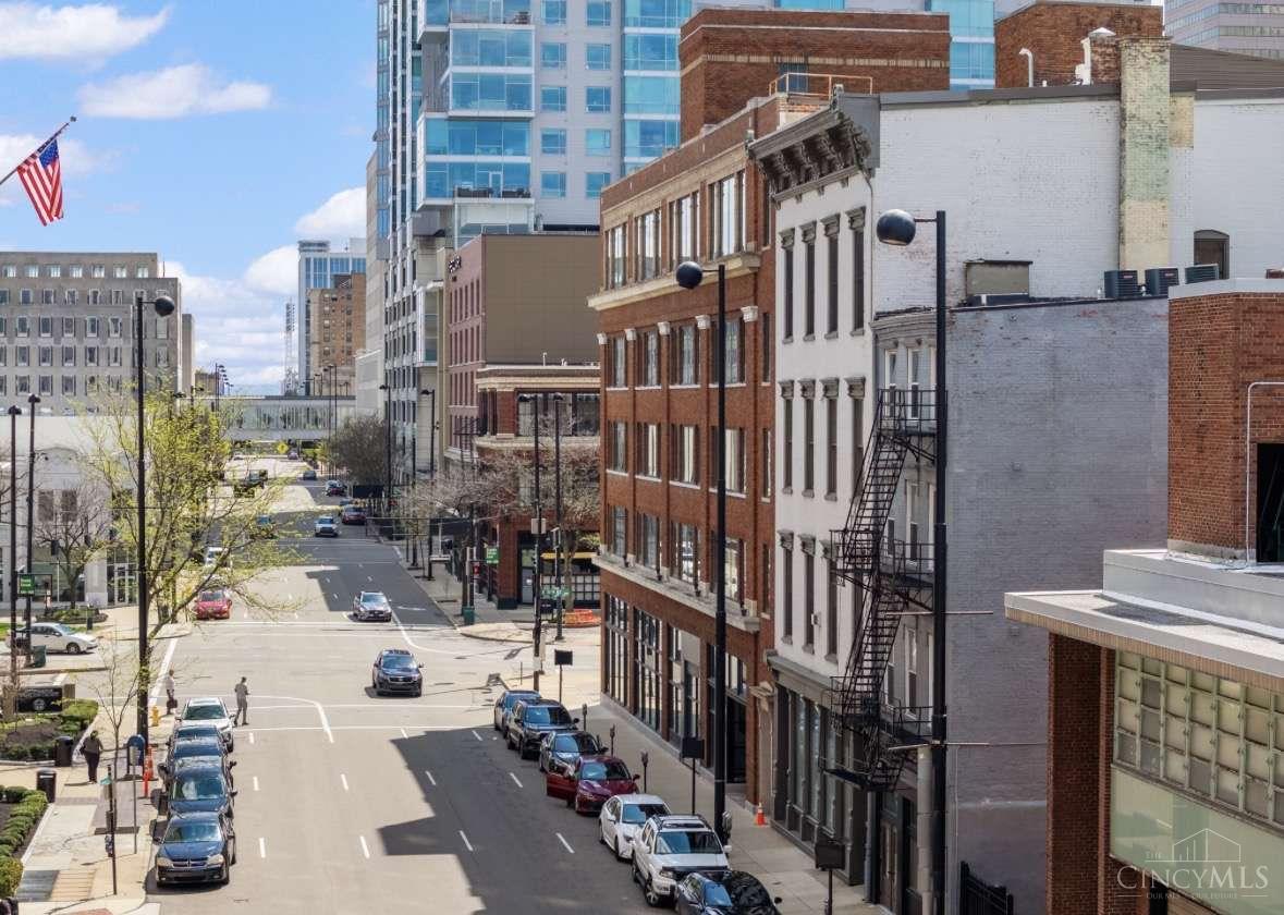 813 Broadway Street 204