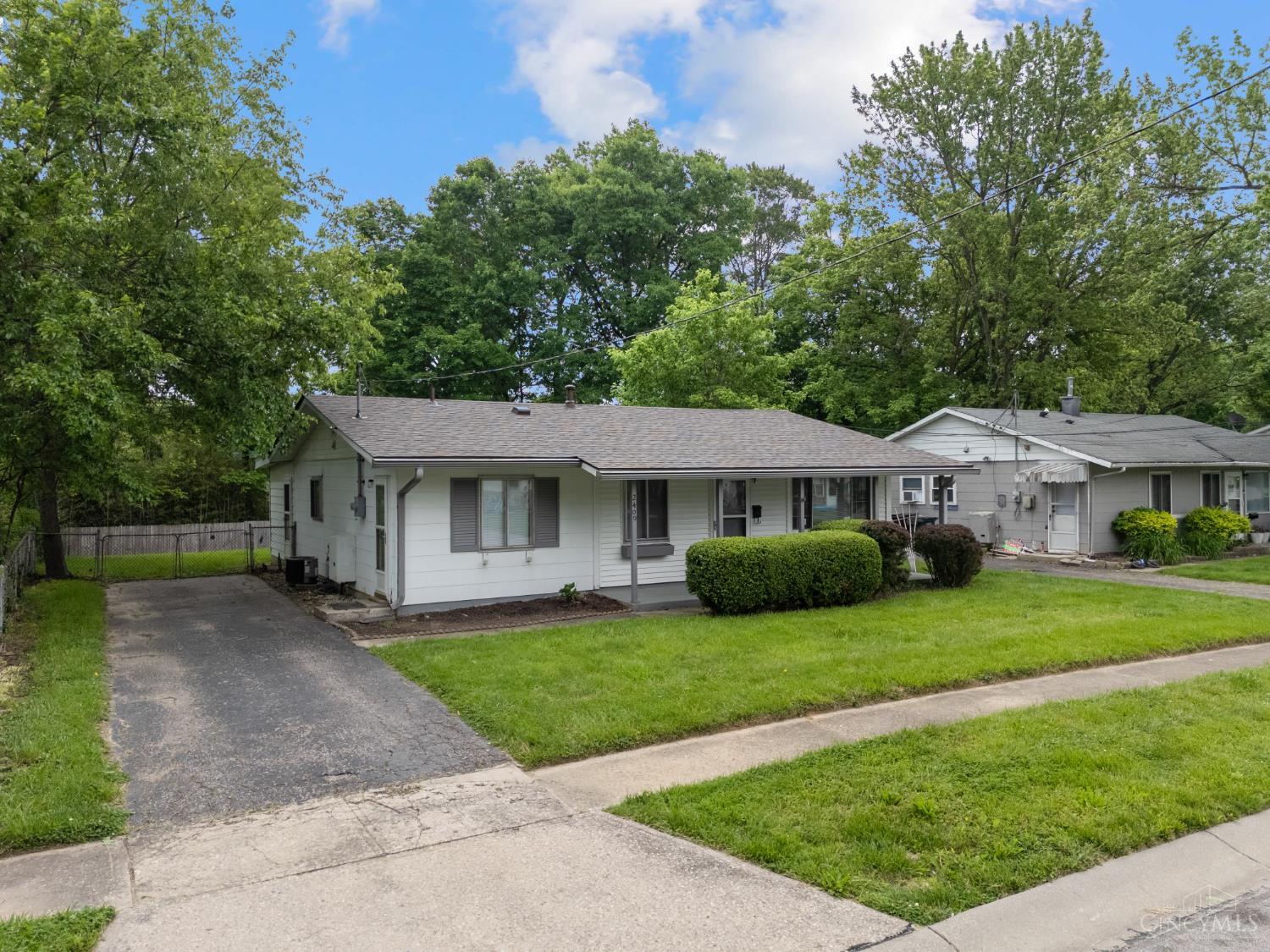 2409 Schon Drive, Colerain Twp, Ohio image 2