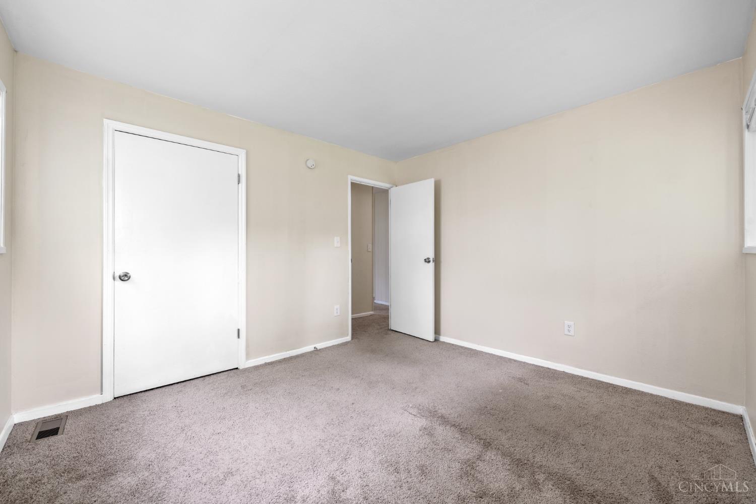 2409 Schon Drive, Colerain Twp, Ohio image 12