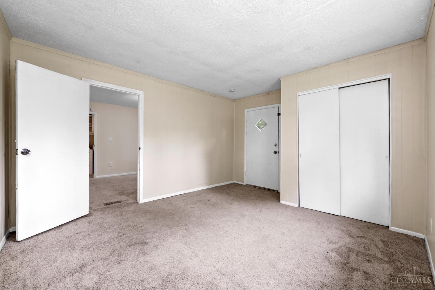 2409 Schon Drive, Colerain Twp, Ohio image 18