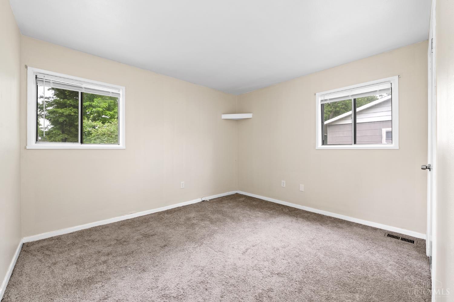 2409 Schon Drive, Colerain Twp, Ohio image 11