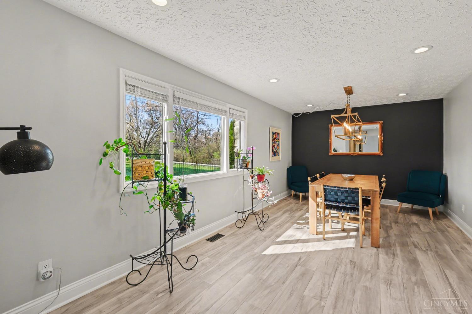 6594 Springdale Road