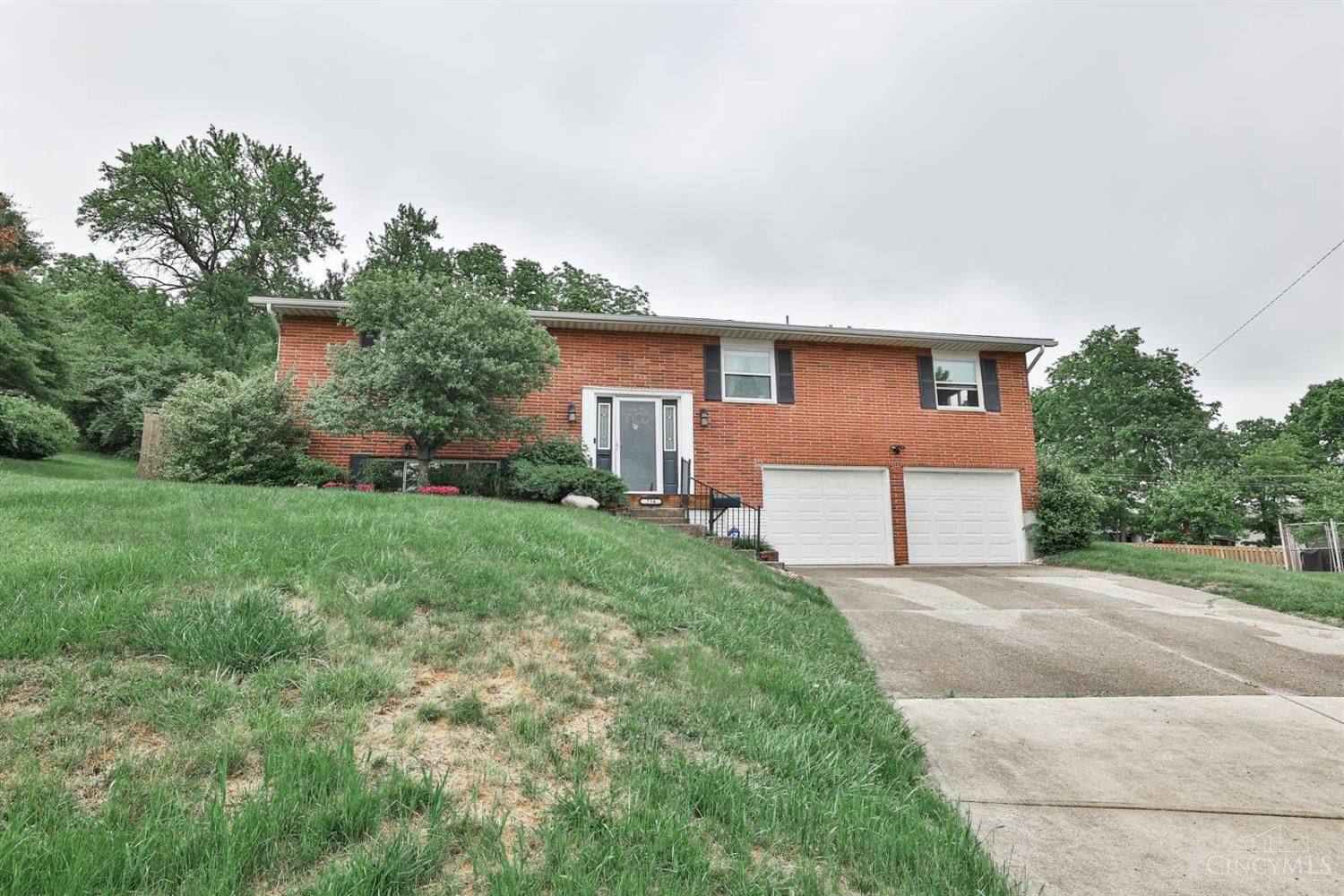734 Mcguire Circle, Miamisburg, Ohio image 2