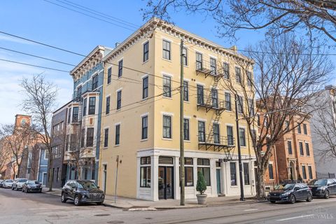 Photo of 1432 Elm Street #2A, Cincinnati, OH 45202 (MLS # 1868827)