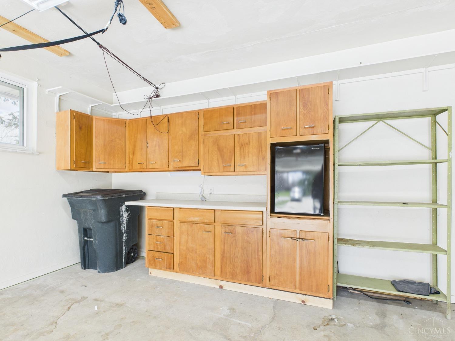 Clearcreek Twp., Ohio 45458, United States, 3 Bedrooms Bedrooms, ,1 BathroomBathrooms,Residential,Pending,97987