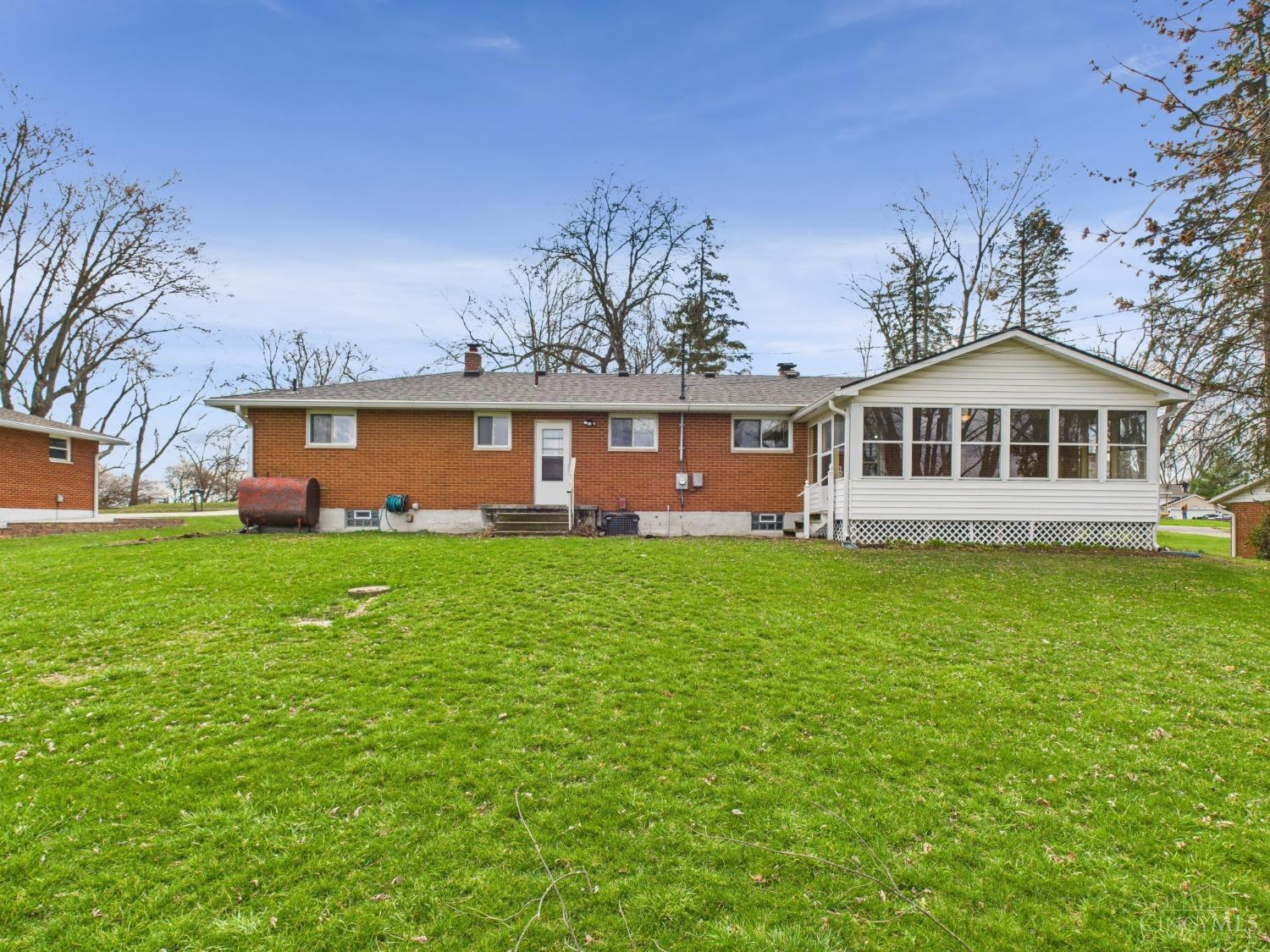 Clearcreek Twp., Ohio 45458, United States, 3 Bedrooms Bedrooms, ,1 BathroomBathrooms,Residential,Pending,97987