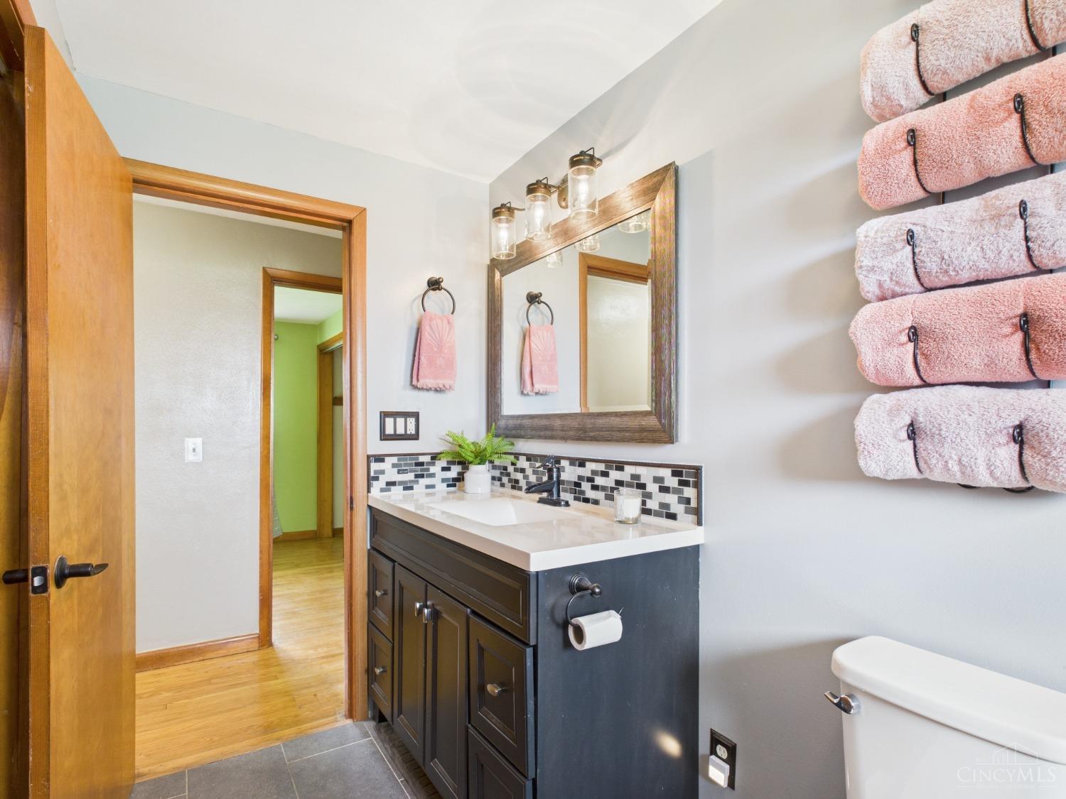 Clearcreek Twp., Ohio 45458, United States, 3 Bedrooms Bedrooms, ,1 BathroomBathrooms,Residential,Pending,97987