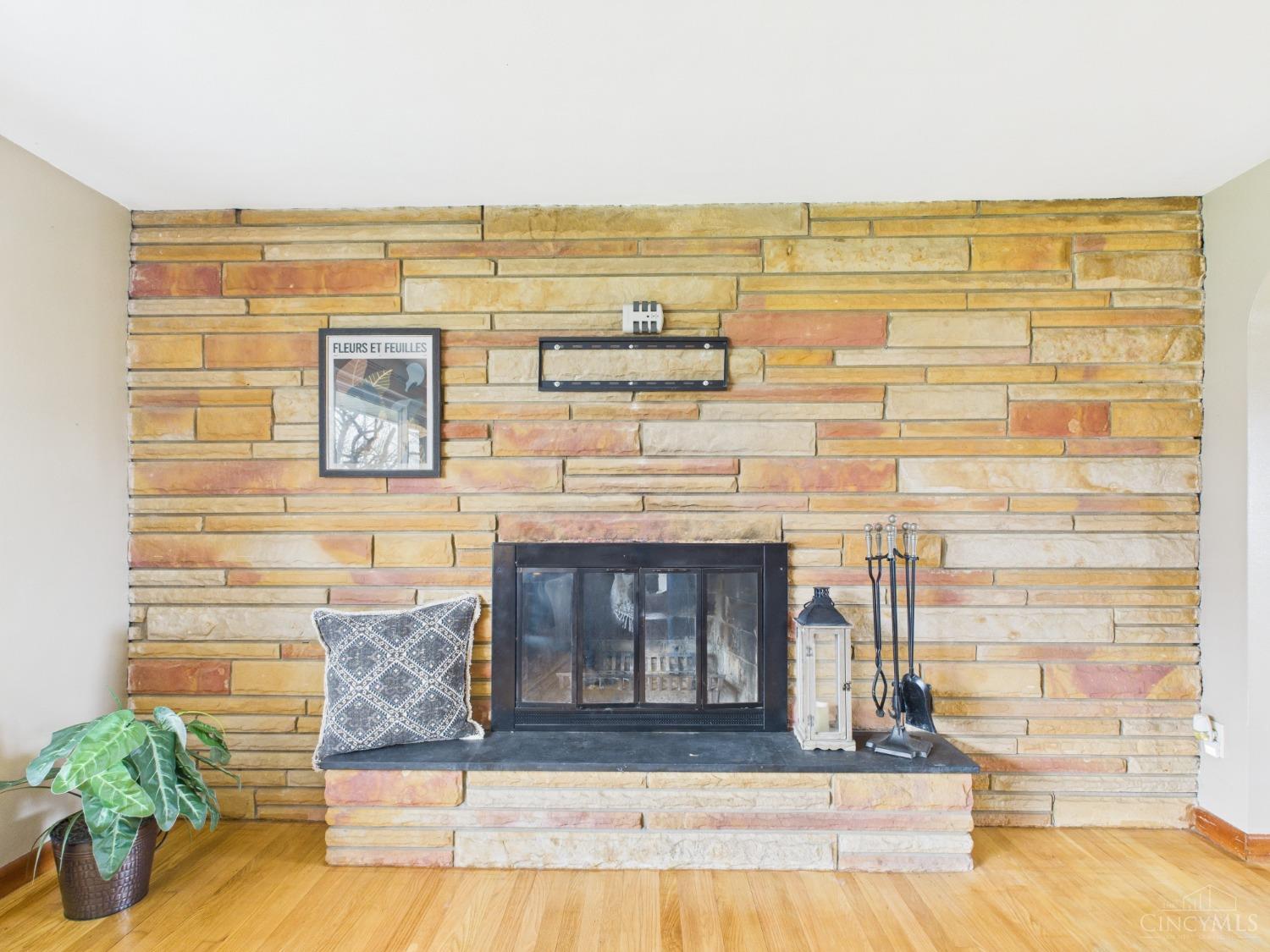 Clearcreek Twp., Ohio 45458, United States, 3 Bedrooms Bedrooms, ,1 BathroomBathrooms,Residential,Pending,97987