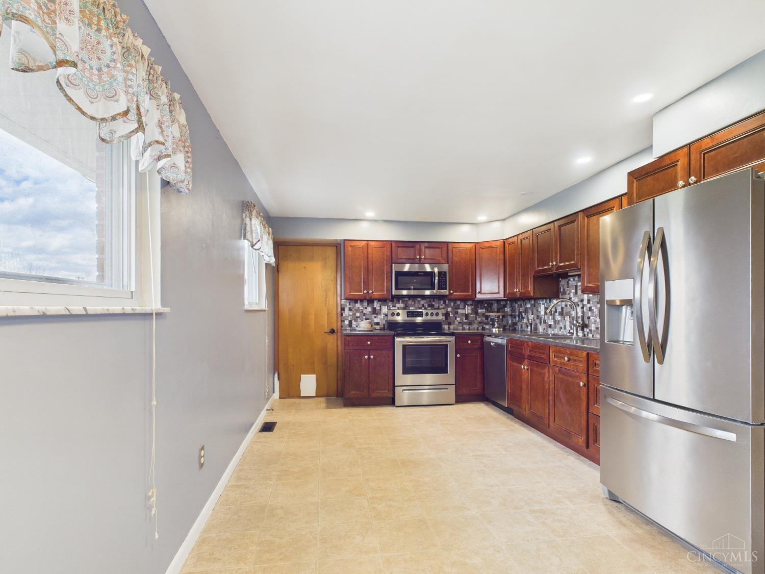 Clearcreek Twp., Ohio 45458, United States, 3 Bedrooms Bedrooms, ,1 BathroomBathrooms,Residential,Pending,97987