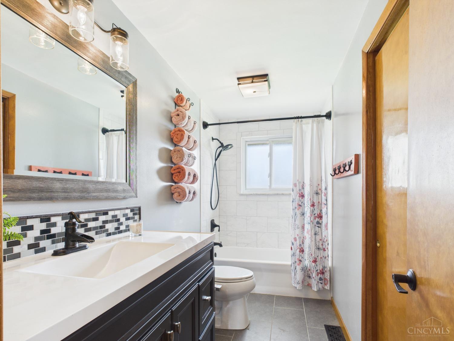 Clearcreek Twp., Ohio 45458, United States, 3 Bedrooms Bedrooms, ,1 BathroomBathrooms,Residential,Pending,97987