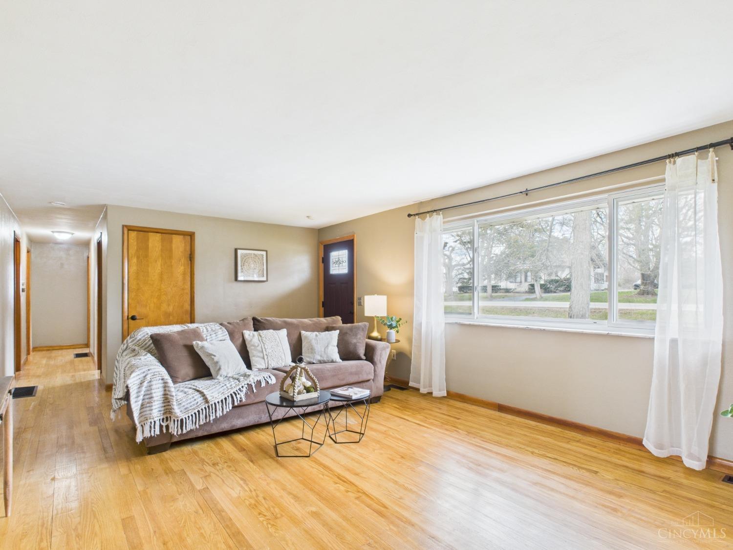 Clearcreek Twp., Ohio 45458, United States, 3 Bedrooms Bedrooms, ,1 BathroomBathrooms,Residential,Pending,97987