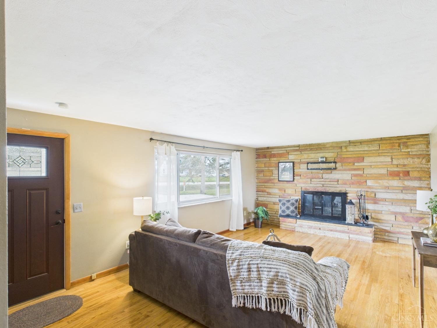 Clearcreek Twp., Ohio 45458, United States, 3 Bedrooms Bedrooms, ,1 BathroomBathrooms,Residential,Pending,97987