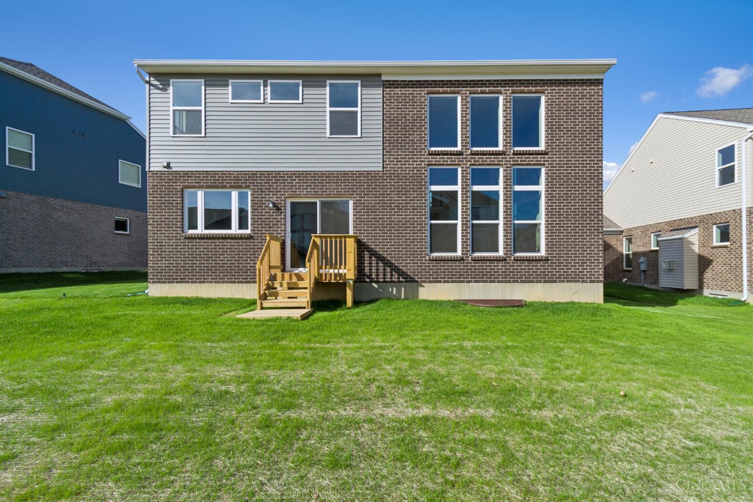 5490 White Pine Lane 9721